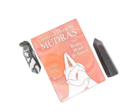 Mudras Card for Body Mind & Spirit Gertrud Hirschi