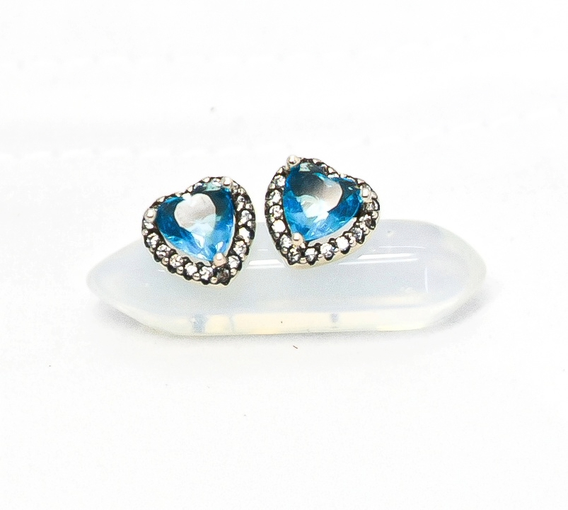 Pandora Blue Eleveted Heart stud earrings